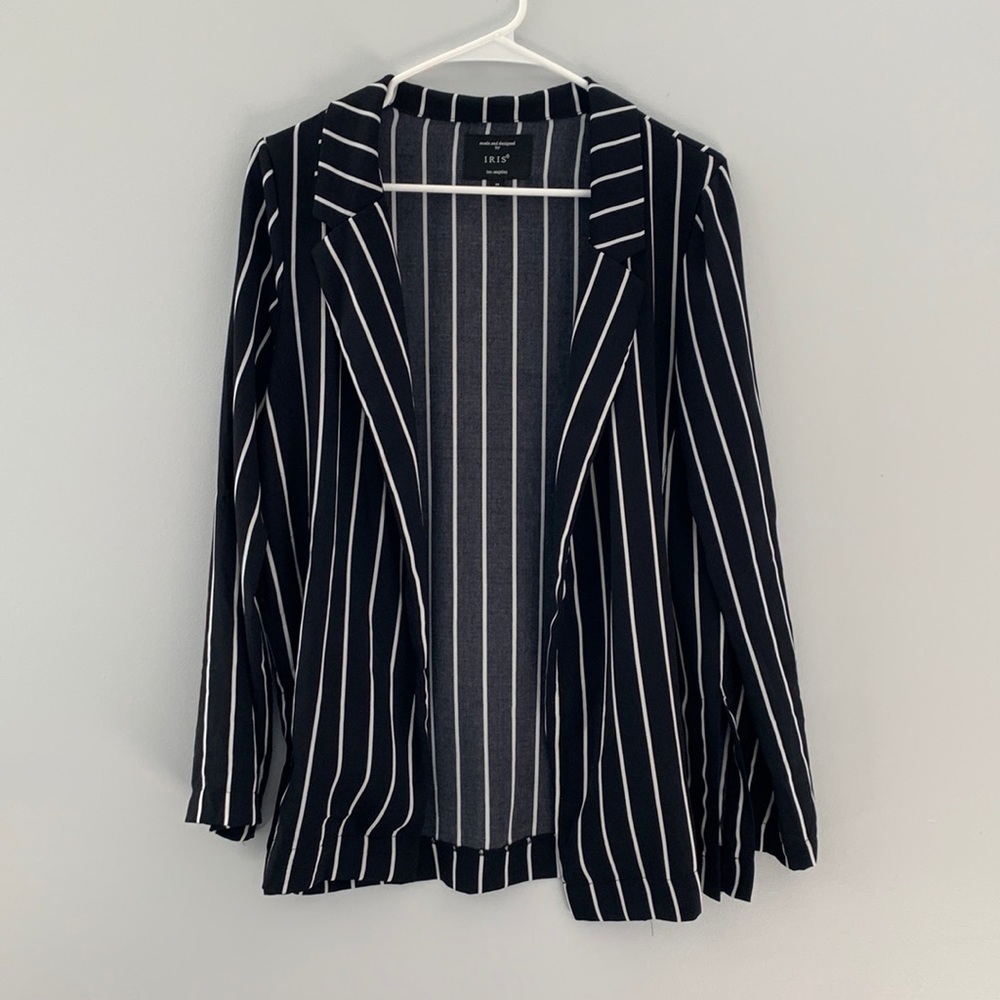 Striped women’s blazer with roll up sleeze